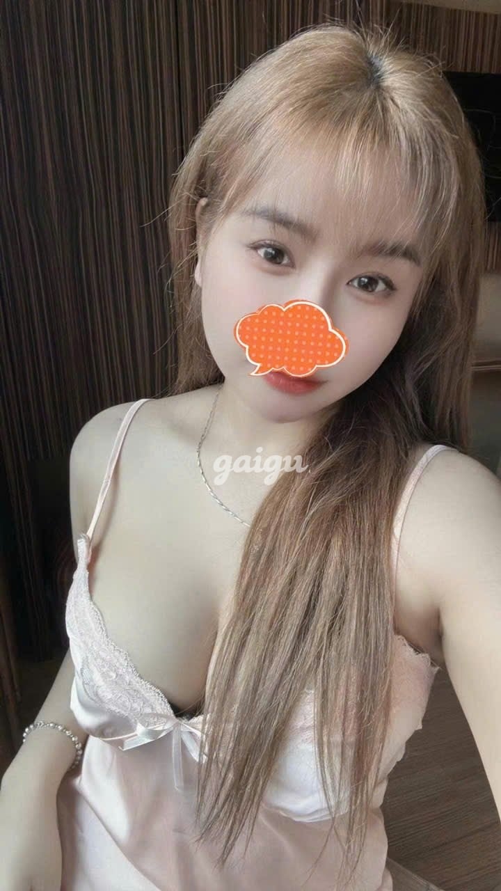 BÉ QUỲNH E GÁI HÀNG NGON VÚ REAL SERVICE GOOD